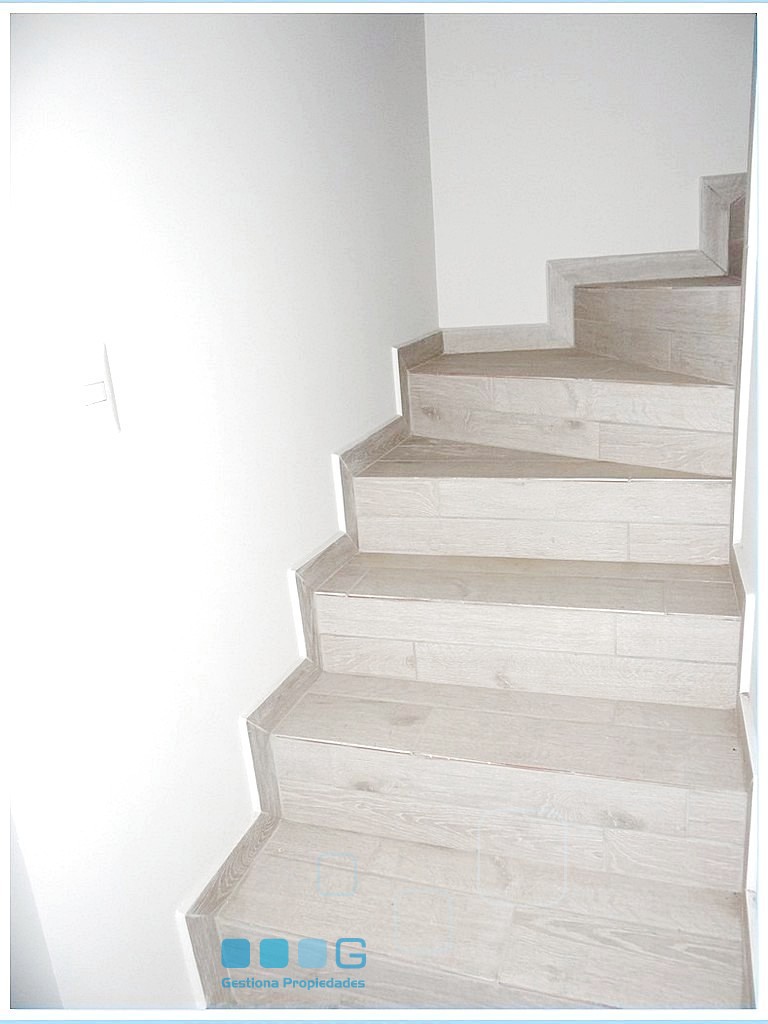 P5769 - P5769-12.jpg
