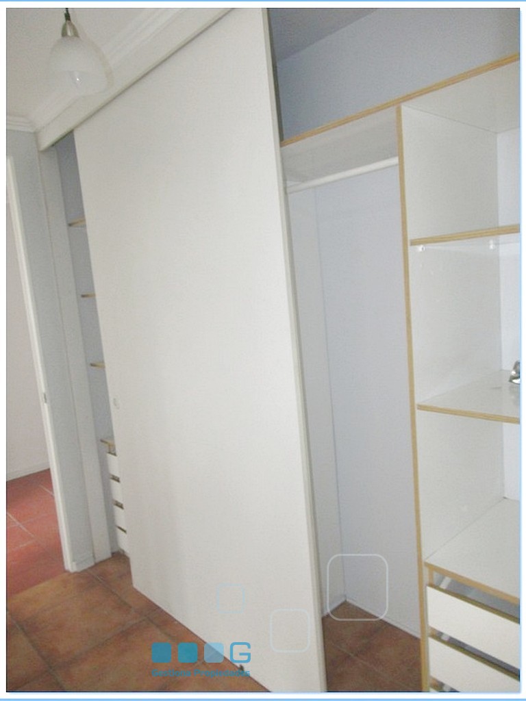 P5802 - P5802-21.jpg