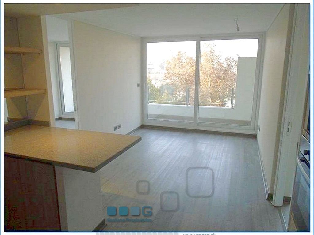 P5886 - P5886-02.jpg