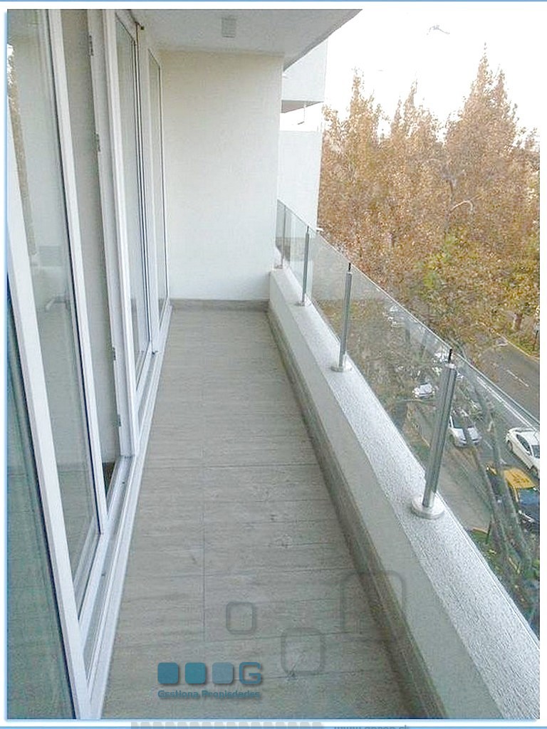 P5886 - P5886-04.jpg