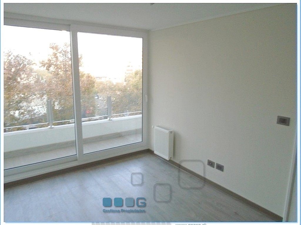 P5886 - P5886-06.jpg