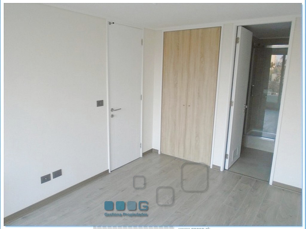 P5886 - P5886-08.jpg