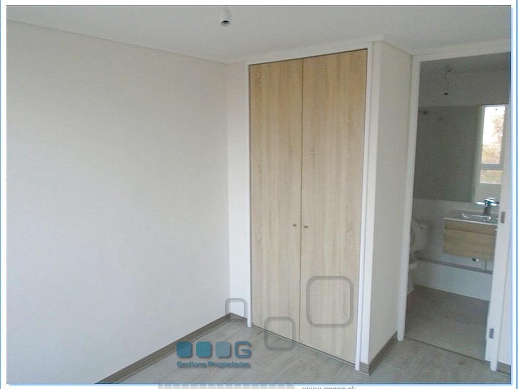 P5886 - P5886-11.jpg