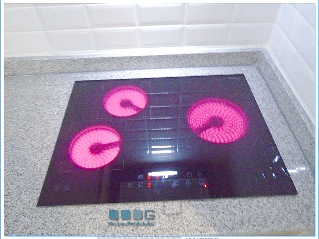 P5886 - P5886-15.jpg