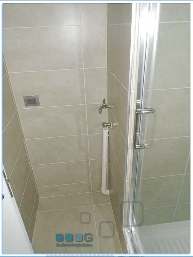 P5886 - P5886-22.jpg