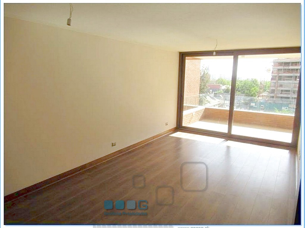 P5887 - P5887-05.jpg