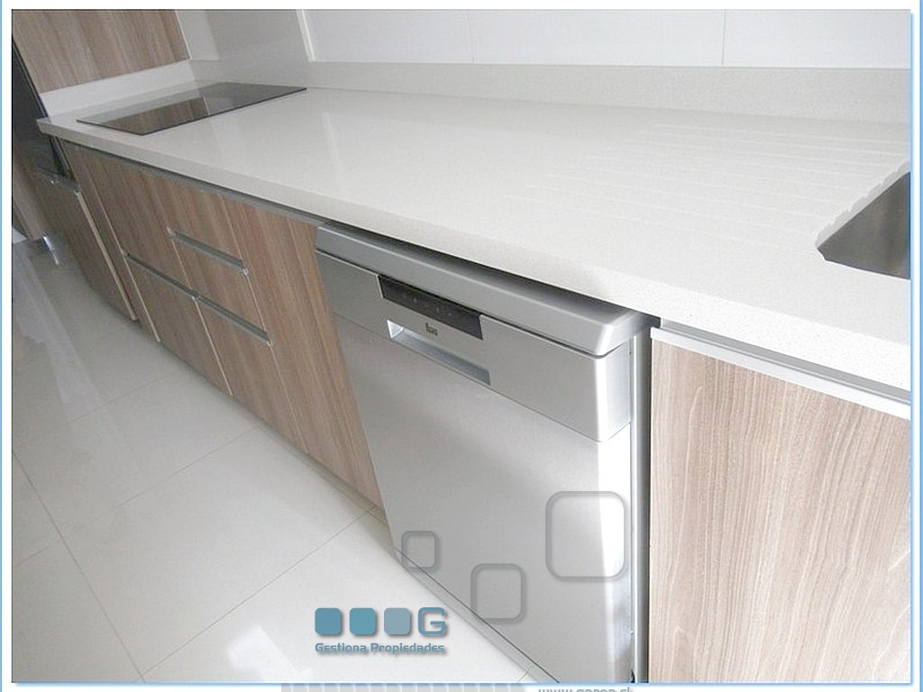 P5887 - P5887-08.jpg