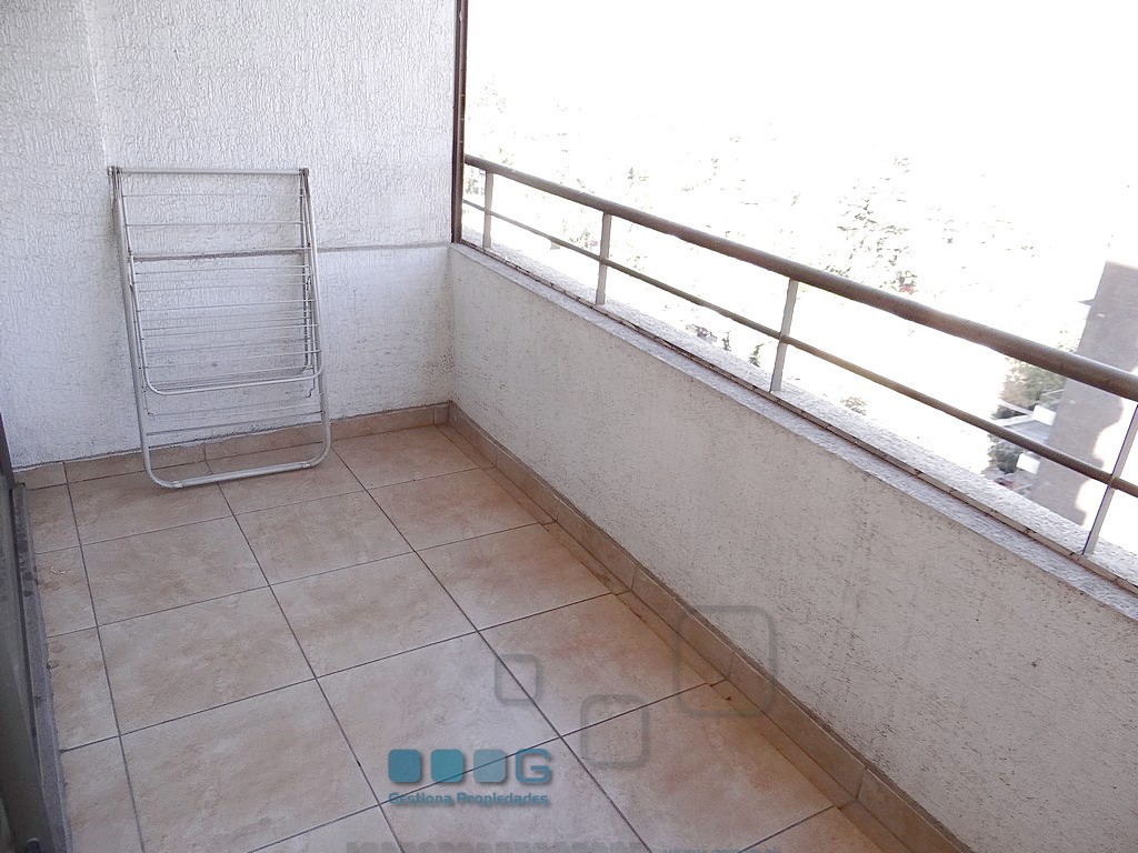 P5889 - P5889-04.jpg