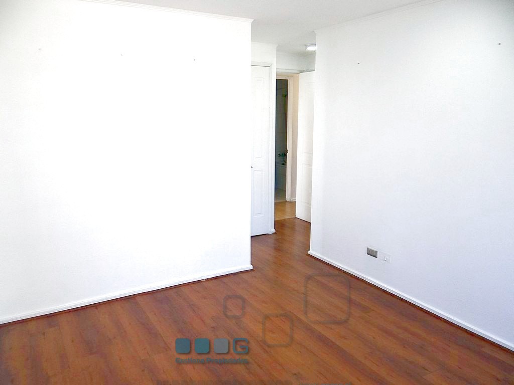 P5889 - P5889-09.jpg