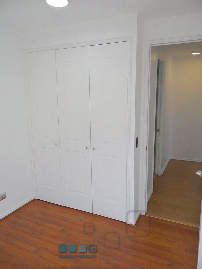 P5889 - P5889-14.jpg