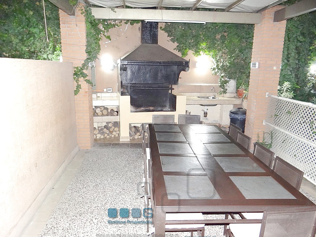 P5889 - P5889-29.jpg