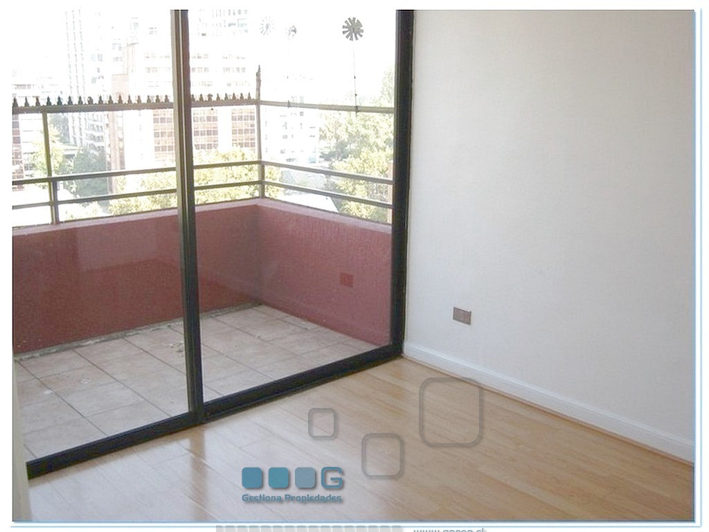 P5891 - P5891-02.jpg