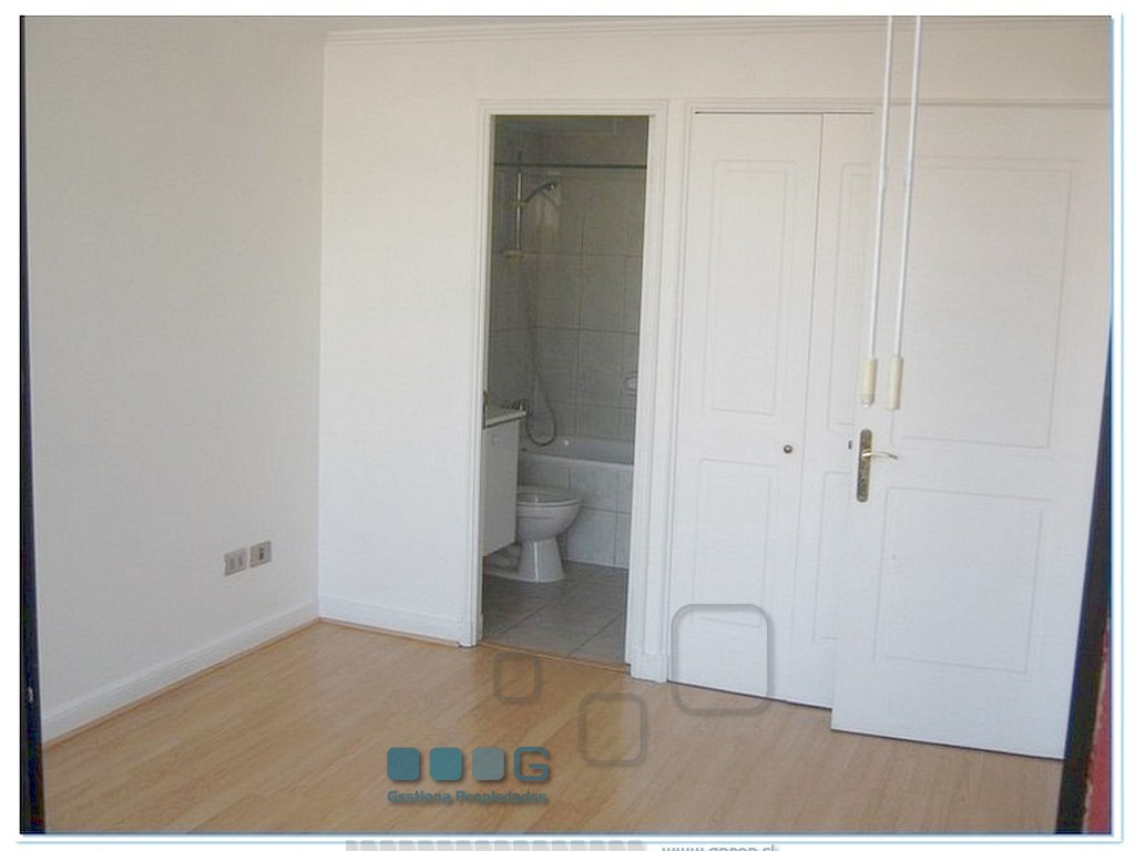 P5891 - P5891-05.jpg