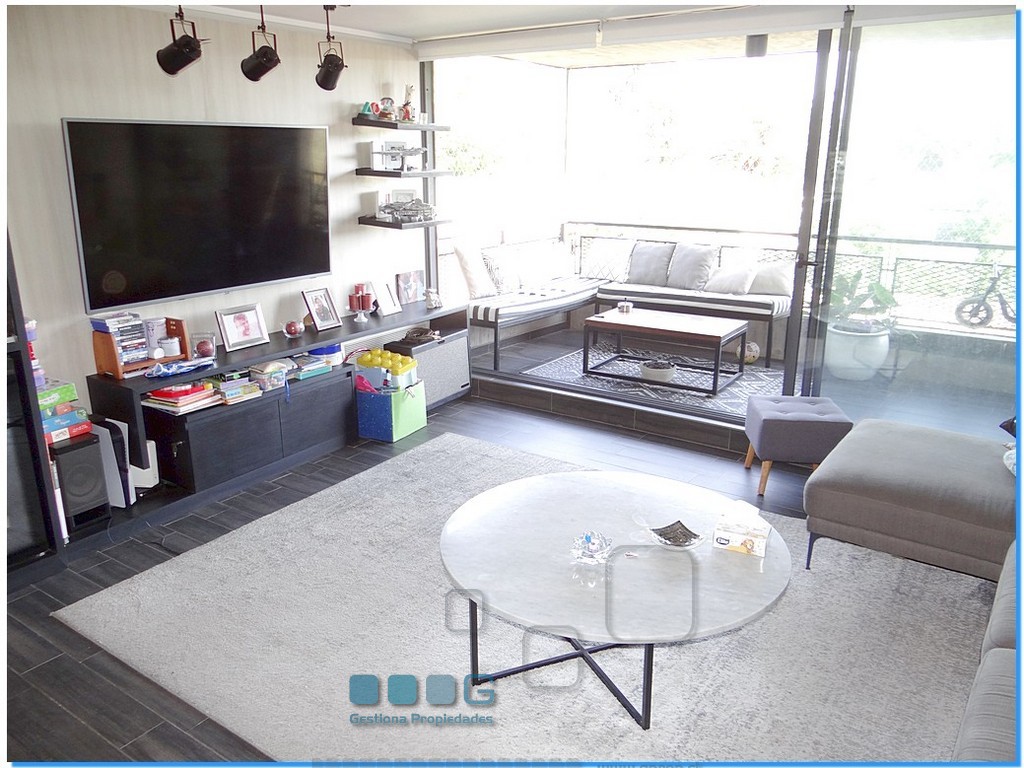 P5892 - P5892-03.jpg