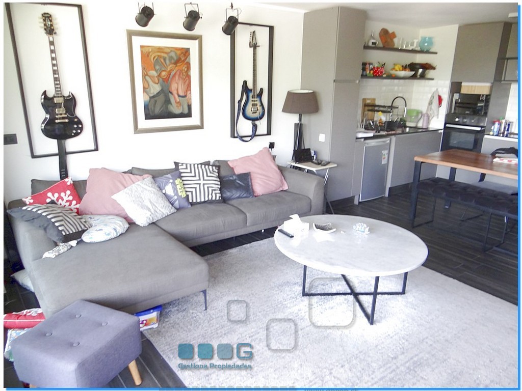 P5892 - P5892-04.jpg