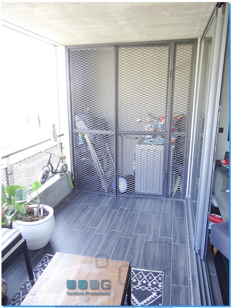 P5892 - P5892-06.jpg