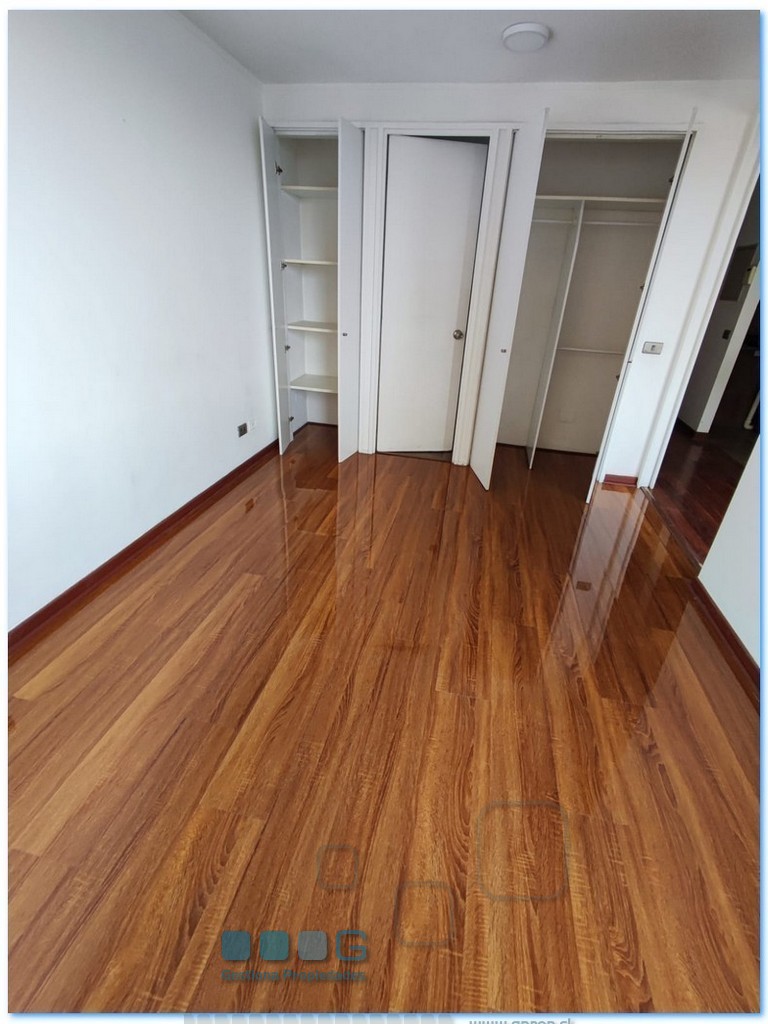 P5896 - P5896-07.jpg