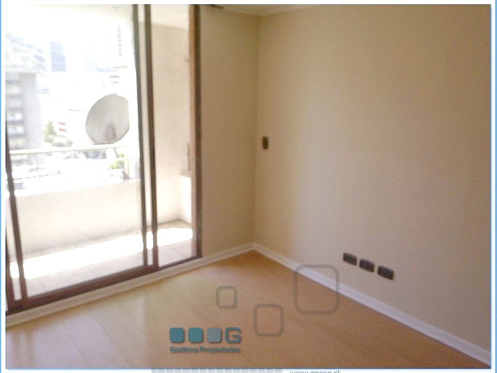 P5904 - P5904-02.jpg