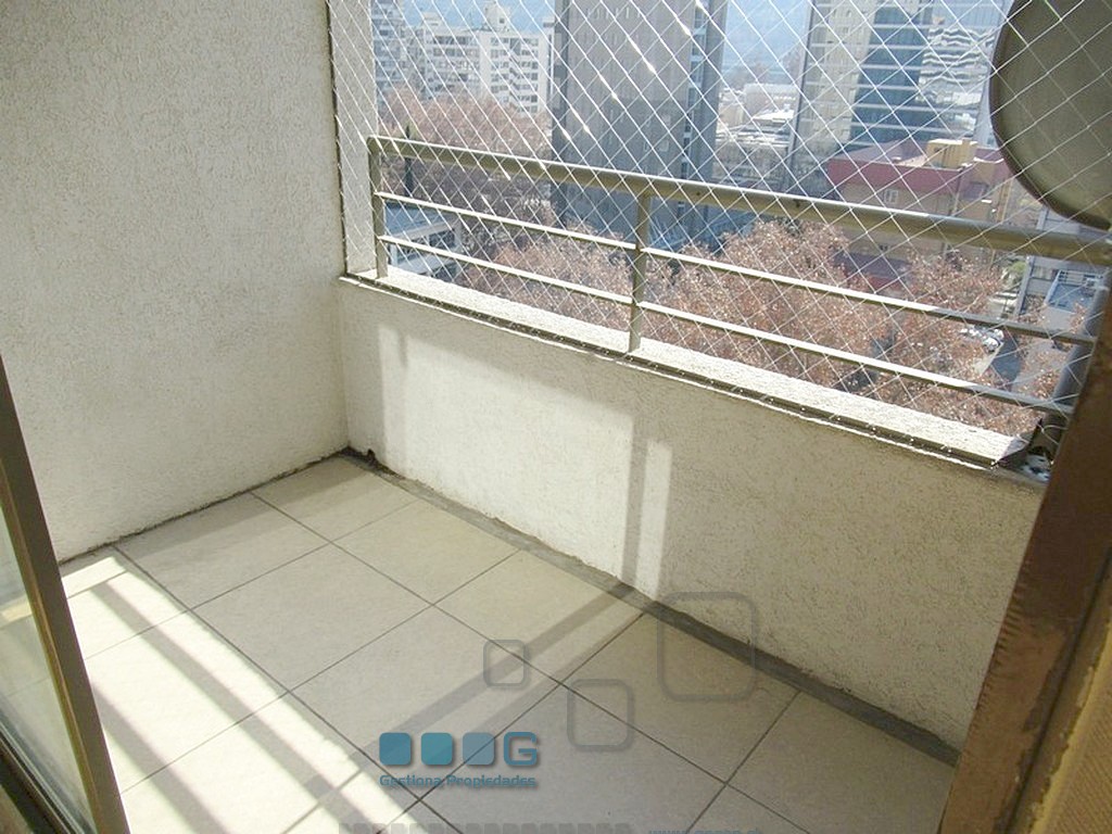 P5904 - P5904-04.jpg