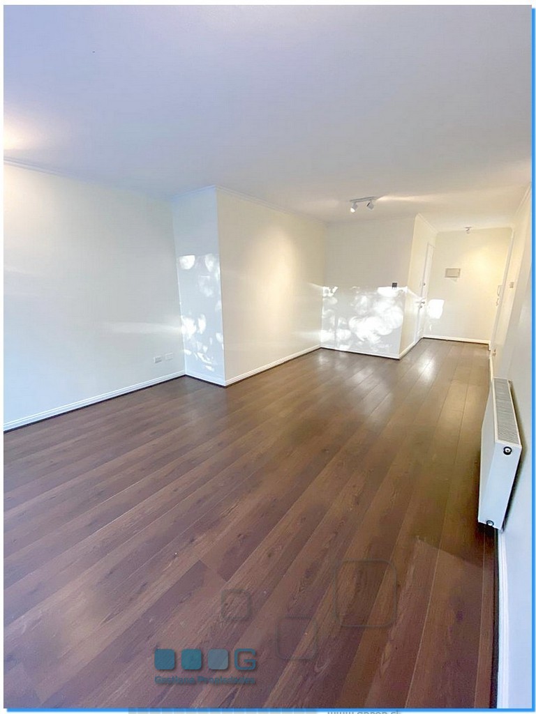 P5910 - P5910-02.jpg