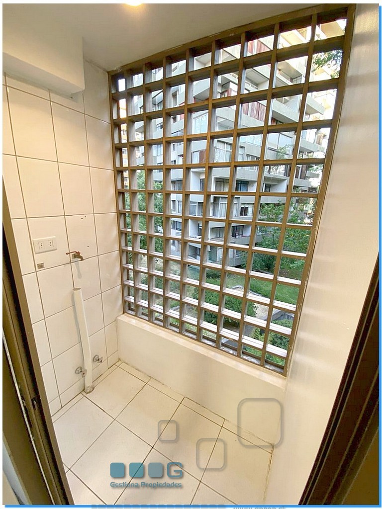 P5910 - P5910-11.jpg