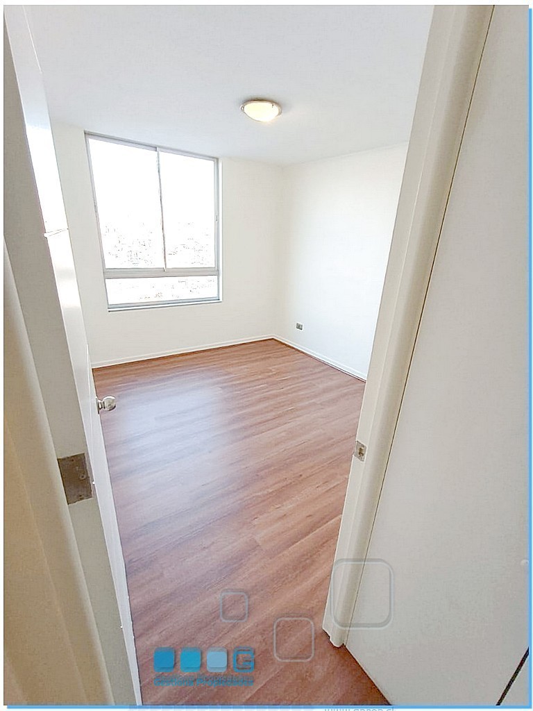 P5922 - P5922-04.jpg