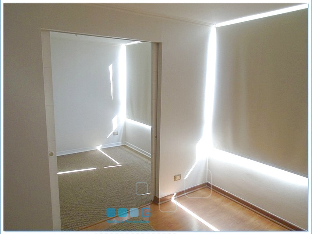 P5925 - P5925-04.jpg