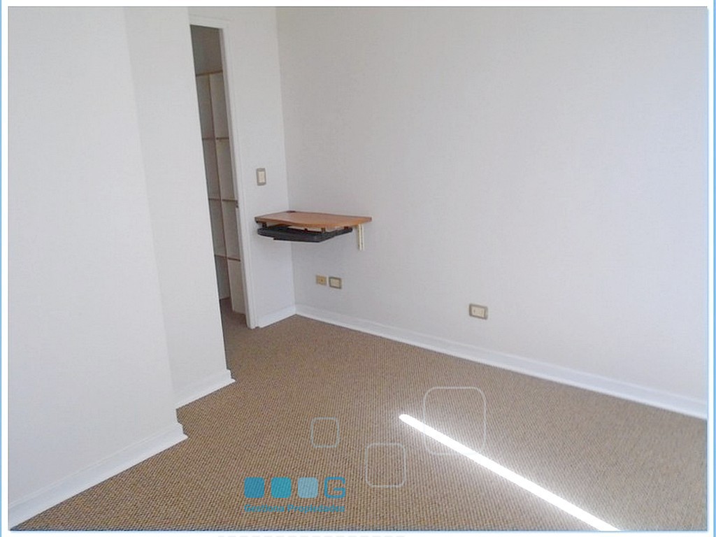 P5925 - P5925-09.jpg