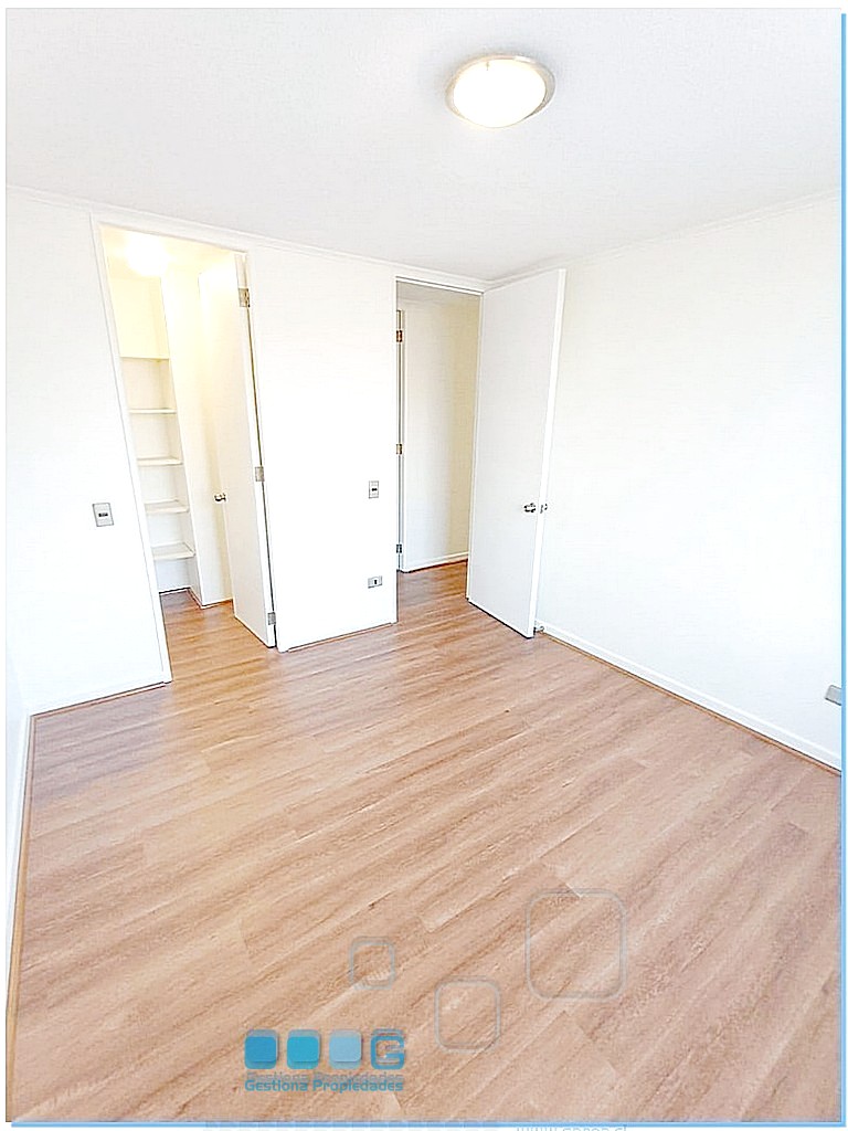 P5935 - P5935-06.jpg