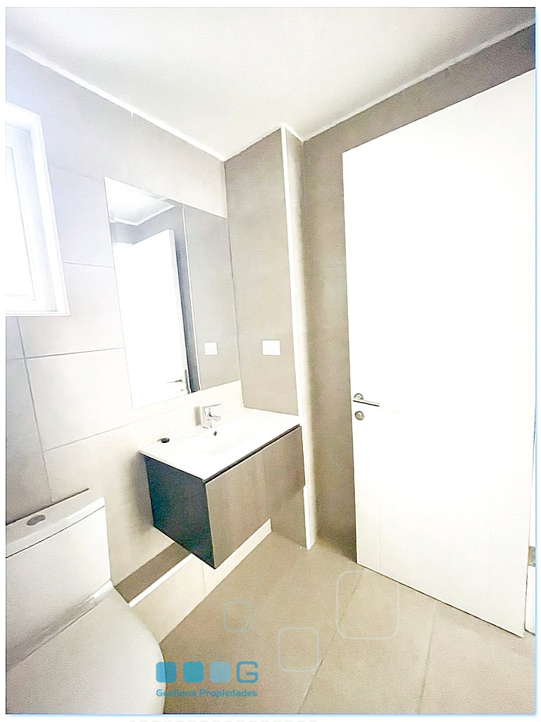 P5938 - P5938-30.jpg