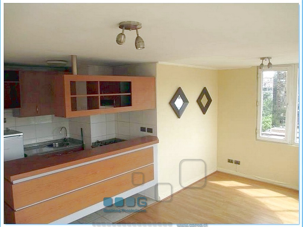 P5940 - P5940-02.jpg