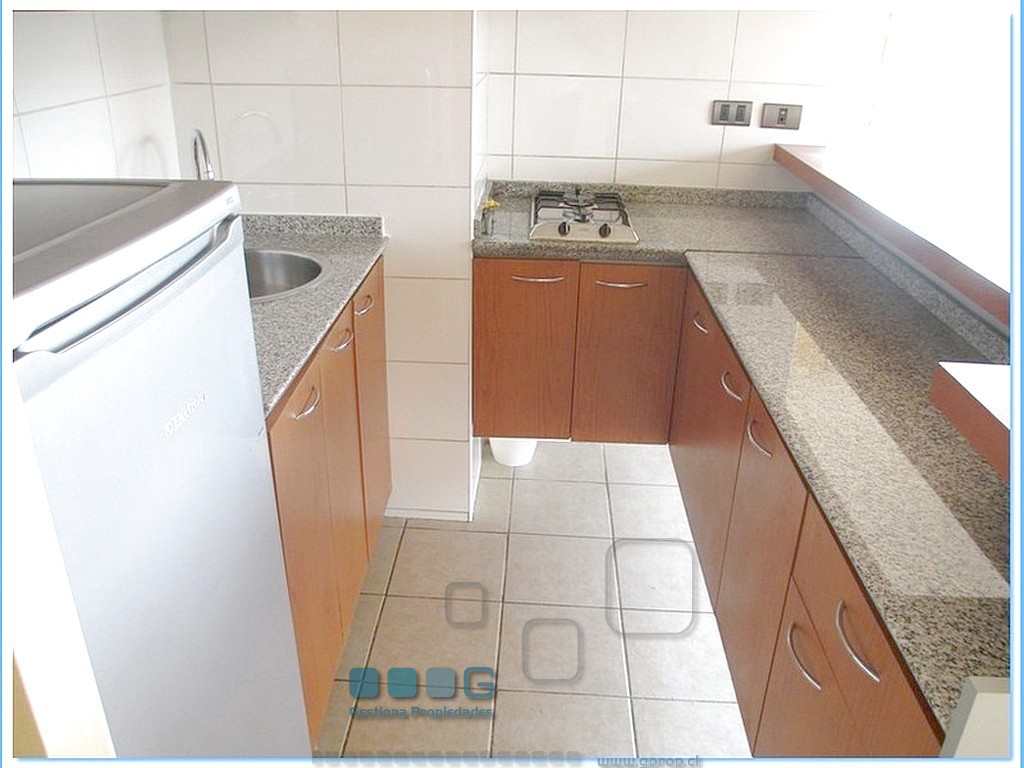 P5940 - P5940-04.jpg