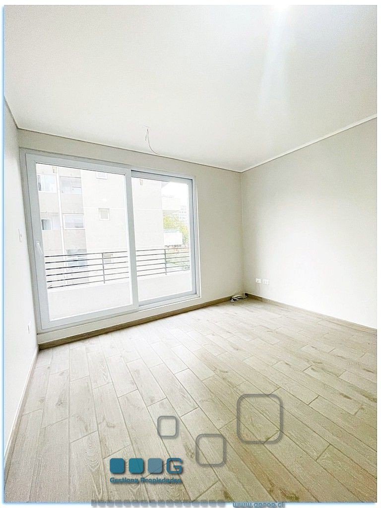 P5945 - P5945-13.jpg