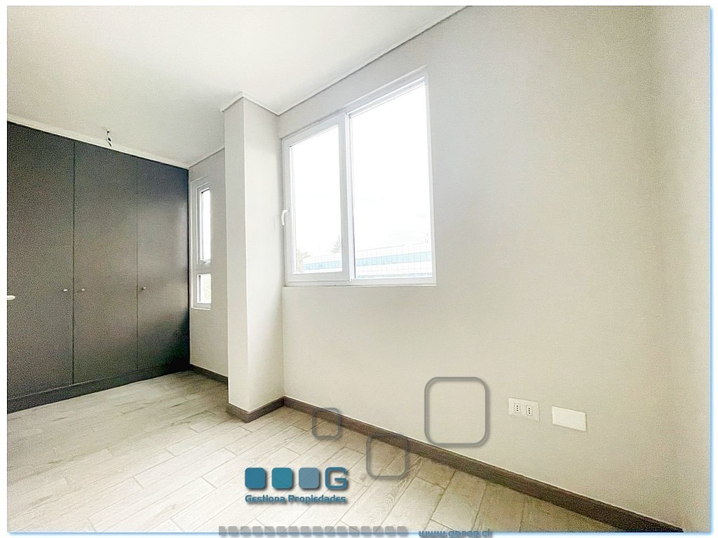 P5945 - P5945-28.jpg