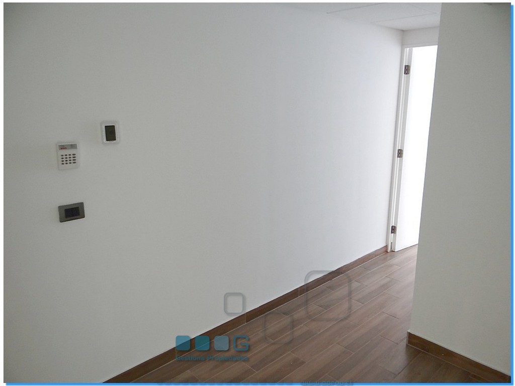P5987 - P5987-04.jpg